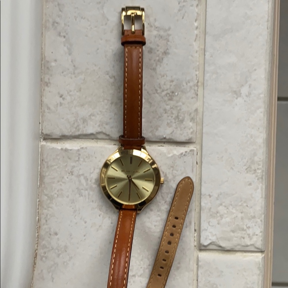 Watch - Picture 2 of 5